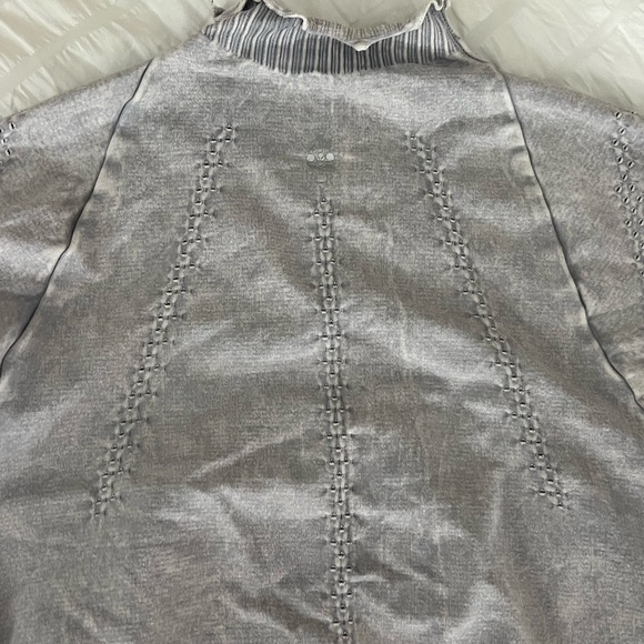 FP movement long sleeve running top size m/l - Picture 4 of 4